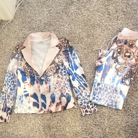 NWT Stylish Women's Blue and Brown Jacket and Pant Set - Picture 1 of 5